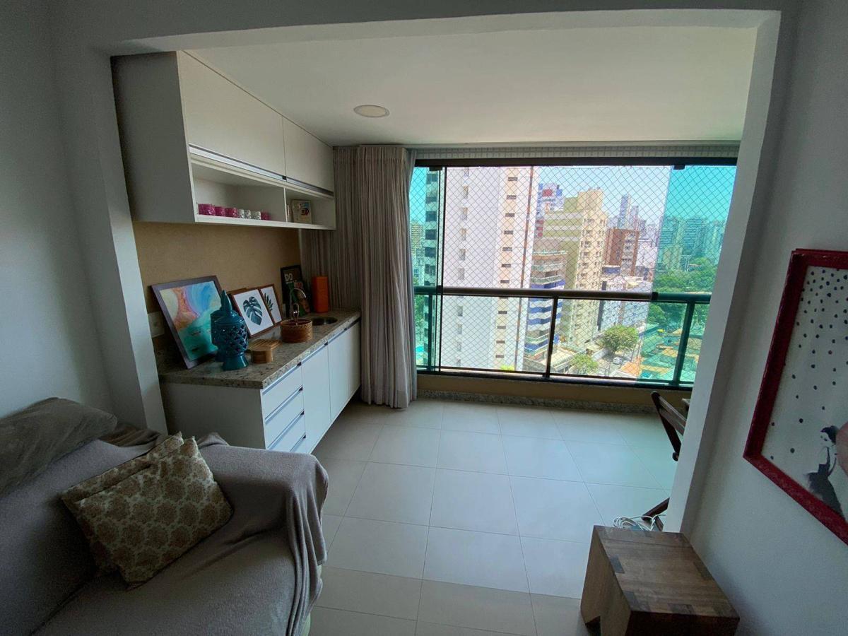 Apartamento Jardim Apipema 3 Quartos 83m2  Decorado 2 vagas Versatile Reg Barra Ondina - Iuri Imóveis